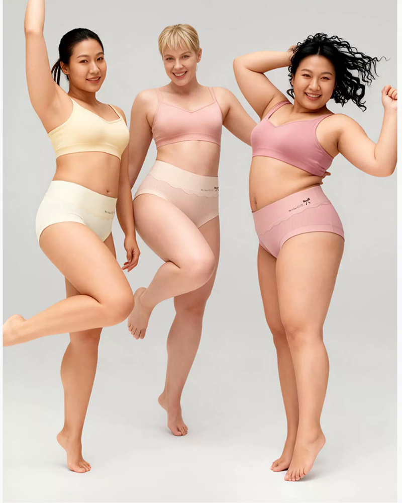Plus-size pure cotton high-waisted briefs with extended crotch